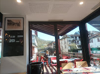 Atmosphère du Restaurant Le Relais de la Nive à Saint-Jean-Pied-de-Port - n°14