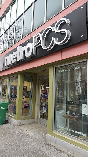 Cell Phone Store «MetroPCS Corporate Store», reviews and photos, 117 Merrimack St, Lowell, MA 01852, USA