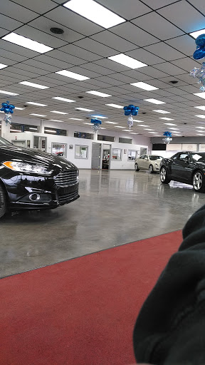 Car Dealer «Miracle Motor Mart East», reviews and photos, 5100 E Main St, Columbus, OH 43213, USA