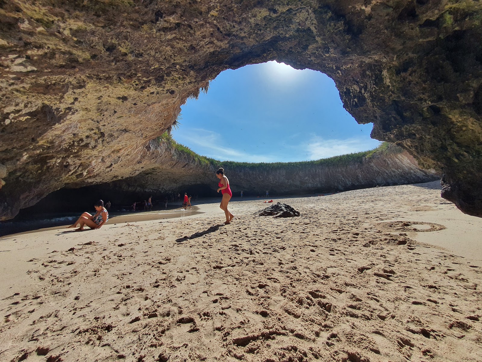 Foto av Playa del Amor (Hidden beach) beläget i naturområde