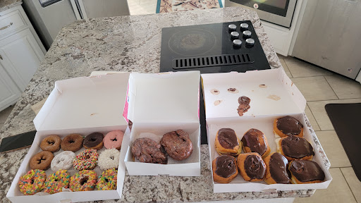 Donut Shop «Flip Flops Donut Shop», reviews and photos, 129 Bogue Inlet Dr, Emerald Isle, NC 28594, USA