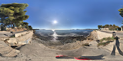 Foto de Plage d'Arene Cros rodeado por montanhas