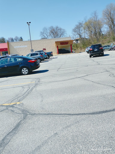 Supermarket «Giant Eagle Supermarket», reviews and photos, 1300 Country Club Rd, Monongahela, PA 15063, USA