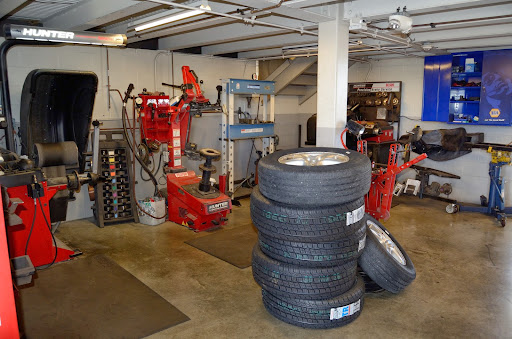 Towing Service «AAA and AAA Car Care Plus - Clarence», reviews and photos, 8120 Main St, Buffalo, NY 14221, USA