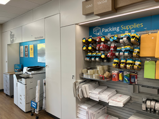 Shipping and Mailing Service «The UPS Store», reviews and photos, 3511B Farrington St, Flushing, NY 11354, USA