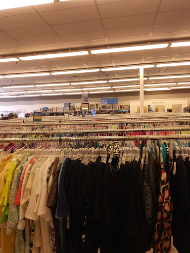 Thrift Store «Goodwill Arvada - Wadsworth», reviews and photos, 7547 W 80th Ave, Arvada, CO 80003, USA