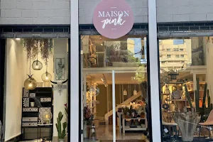 Maison pink image