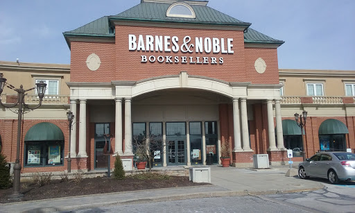Barnes & Noble, 28801 Chagrin Blvd, Woodmere, OH 44122, USA, 