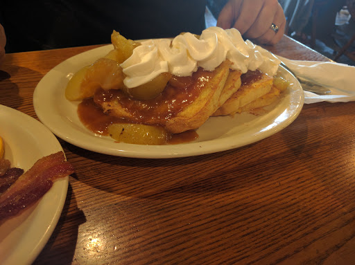 American Restaurant «Cracker Barrel Old Country Store», reviews and photos, 1511 Riverboat Center Dr, Joliet, IL 60431, USA