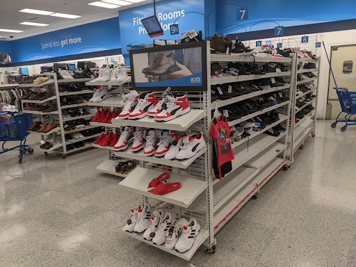 Clothing Store «Ross Dress for Less», reviews and photos, 16250 Paramount Blvd, Paramount, CA 90723, USA