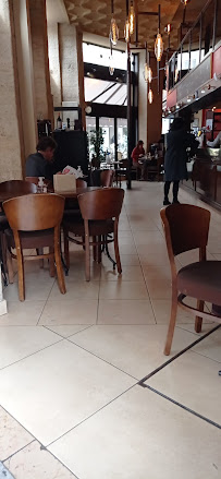 Atmosphère du Restaurant Le Relais de l'Hôtel de Ville à Paris - n°4