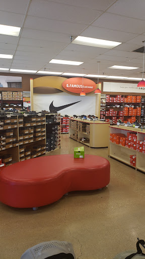 Shoe Store «Famous Footwear», reviews and photos, 124 Danada Square W, Wheaton, IL 60189, USA