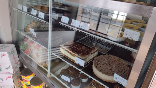 Italian Restaurant «La Bottega Cafe Deli Wine Shop», reviews and photos, 1905 Main St, Vancouver, WA 98660, USA