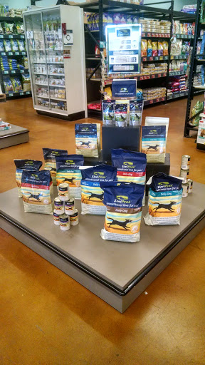 Pet Supply Store «Centinela Feed & Pet Supplies», reviews and photos, 18553 Devonshire St, Northridge, CA 91324, USA