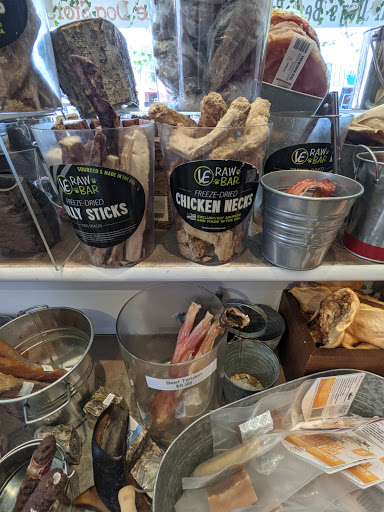 Pet Supply Store «The Dog Store», reviews and photos, 2301 Mt Vernon Ave, Alexandria, VA 22301, USA