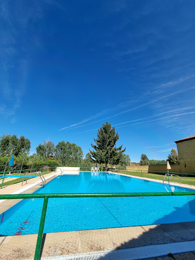 Piscina Villacalbiel-San Esteban en Villamañán, León