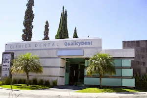 Clínica Dental QualityDent, dentistas en león gto. image