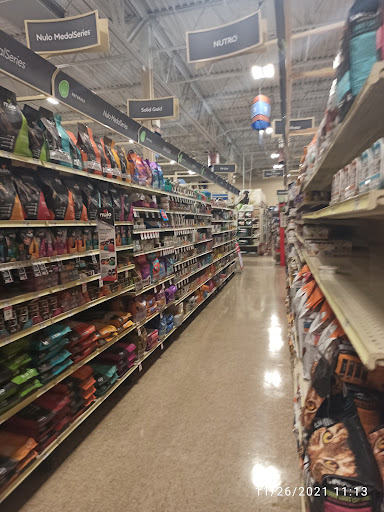 Pet Supply Store «PetSmart», reviews and photos, 13241 Gateway Center Dr, Gainesville, VA 20155, USA