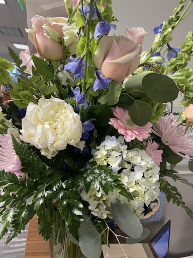 Florist «The Best Little Flower Shop In Roswell», reviews and photos, 10800 Alpharetta Hwy #228, Roswell, GA 30076, USA