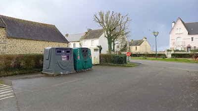 Conteneur à verre public à Inguiniel