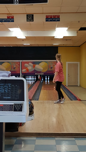 Bowling Alley «Indian Lanes», reviews and photos, 815 E Northside Dr, Clinton, MS 39056, USA