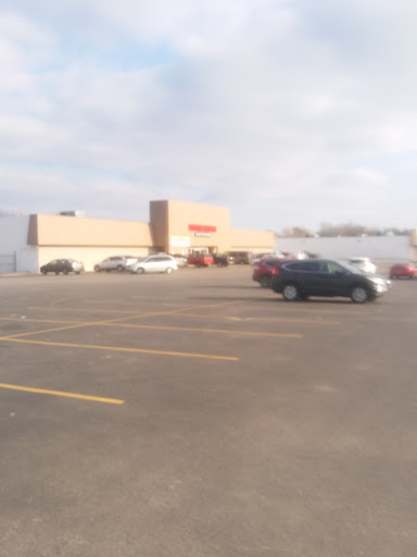 Outlet Mall «Finders Keepers Traders Outlet Mall», reviews and photos, 740-784 Chelsa Dr, Madisonville, KY 42431, USA