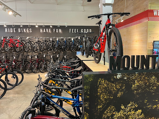 Bicycle Store «Trek Bicycle Westerville Northgate», reviews and photos, 5985 Maxtown Rd, Westerville, OH 43082, USA