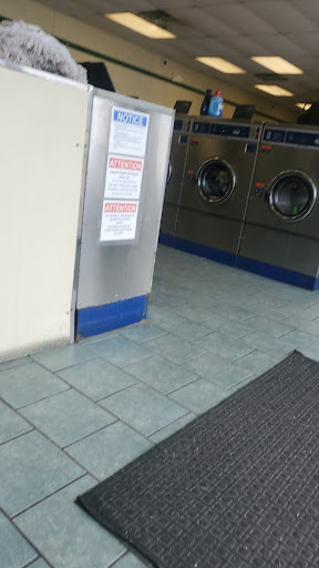 Laundromat «24 Hour Laundromat», reviews and photos, 840 Garrett Rd, Upper Darby, PA 19082, USA