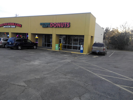 Southern Maid Donuts, 701 Stemmons Fwy # 160, Lewisville, TX 75067, USA, 