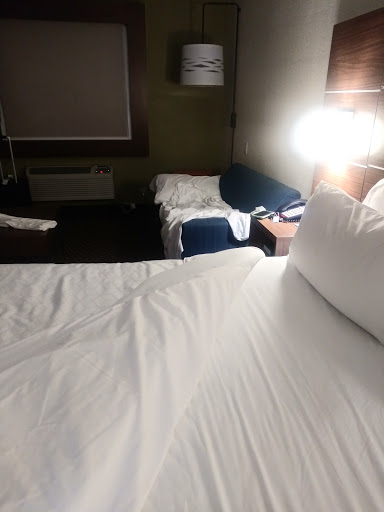 Hotel «Holiday Inn Express Santa Rosa», reviews and photos