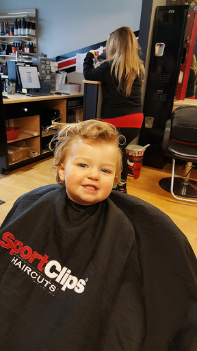 Sport Clips Haircuts of Huntley image 9