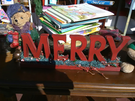 Thrift Store «L S Thrift Store», reviews and photos, 915 E 1st Ave, Mt Dora, FL 32757, USA