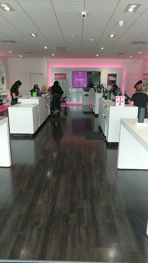 Cell Phone Store «T-Mobile», reviews and photos, 272 FM306 STE 120, New Braunfels, TX 78130, USA