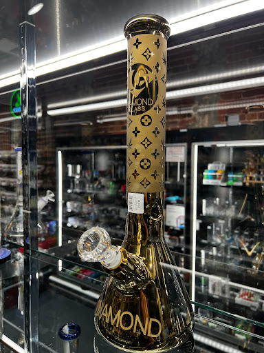 Tobacco Shop «Amsterdam Smoke and Vape Store», reviews and photos, 315 Pine Ave, Long Beach, CA 90802, USA