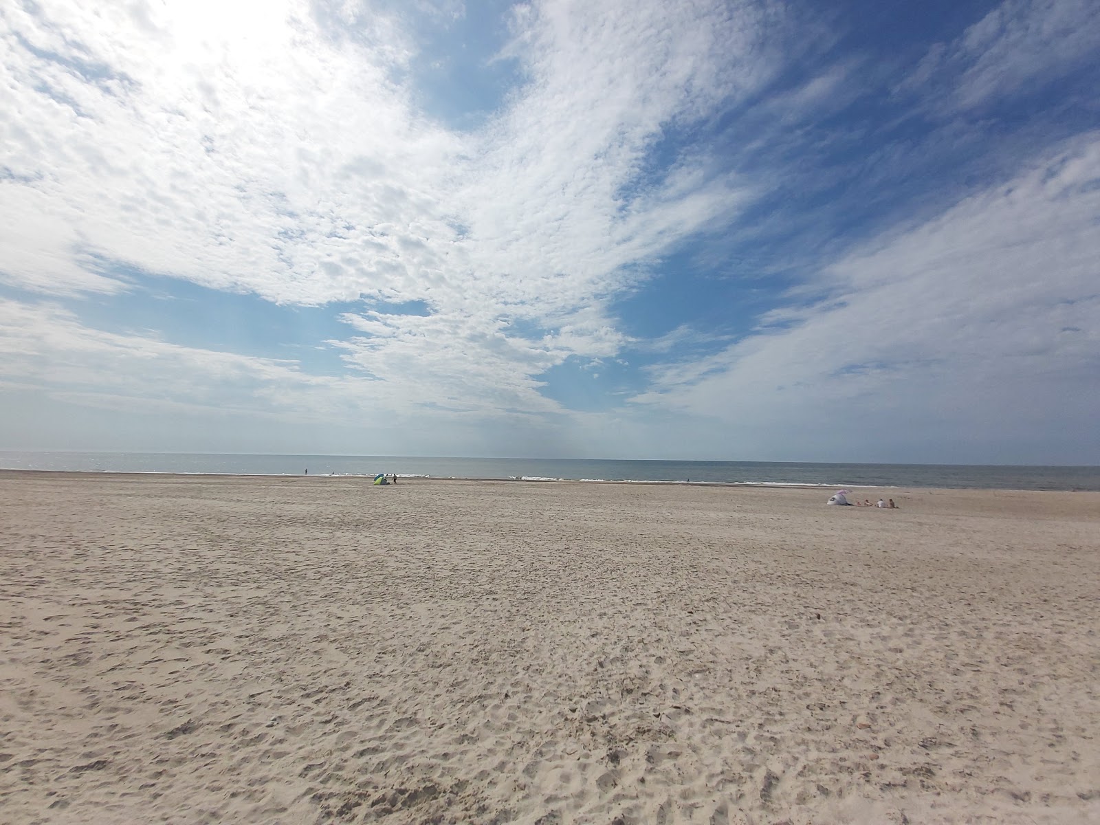 Foto de Skodbjerge Beach - lugar popular entre os apreciadores de relaxamento
