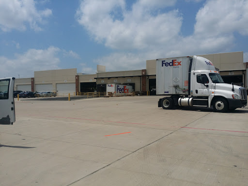 Shipping and Mailing Service «FedEx Ship Center», reviews and photos, 5000 Hanson Dr, Irving, TX 75038, USA