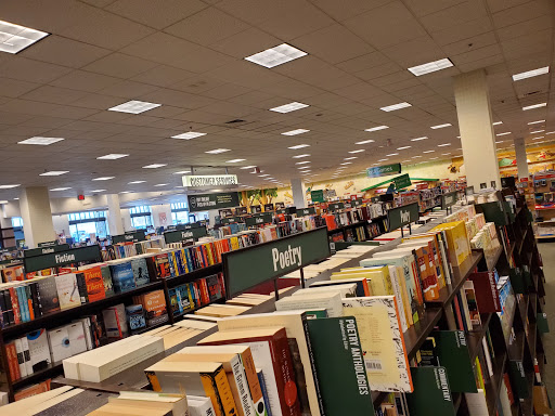 Book Store «Barnes & Noble», reviews and photos, 112 Eisenhower Pkwy, Livingston, NJ 07039, USA