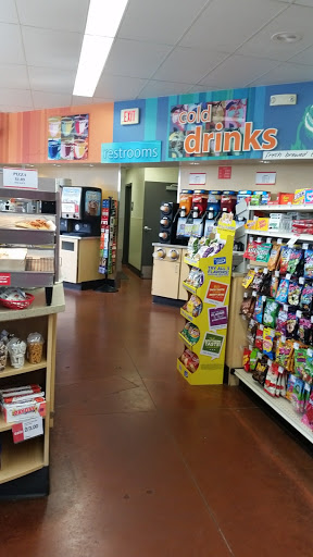 Gas Station «Hy-Vee Gas», reviews and photos, 665 S 51st St, West Des Moines, IA 50265, USA