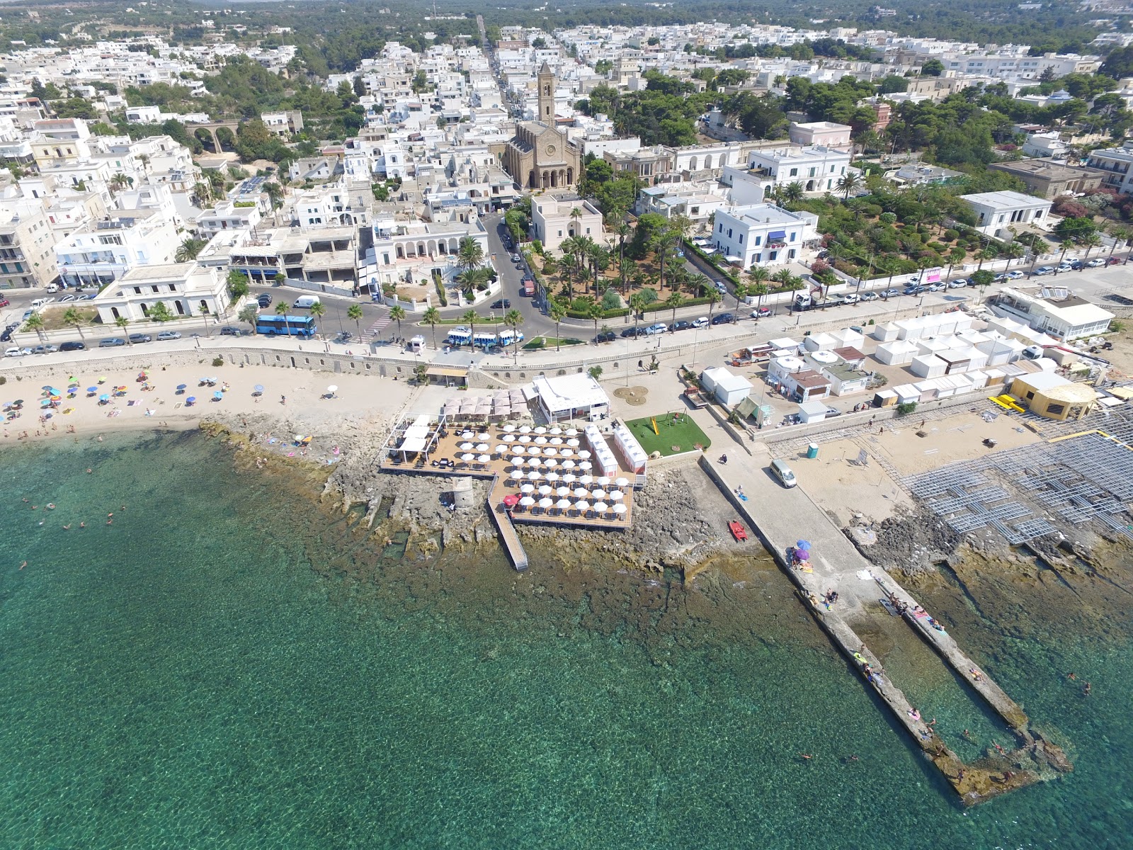 Spiaggia di Santa Maria di Leuca'in fotoğrafı geniş ile birlikte