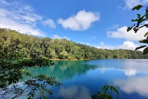 Lake Eacham image