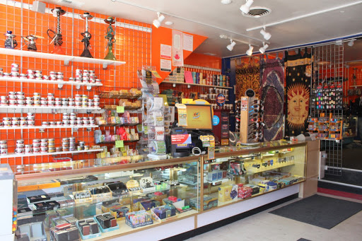 Tobacco Shop «Sweet Tooth Smoke Shop», reviews and photos, 2030 W Chicago Ave, Chicago, IL 60622, USA