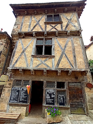GABY à Saint-Cirq-Lapopie