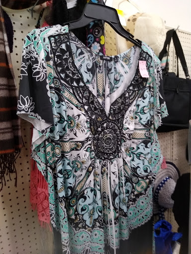 Thrift Store «Super Thrift Store Rescue Mission», reviews and photos, 13422 Saticoy St, North Hollywood, CA 91605, USA