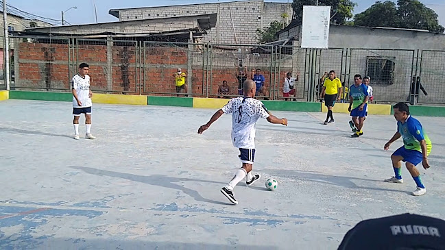 Opiniones de Cancha Uso Multiple en Guayaquil - Campo de fútbol