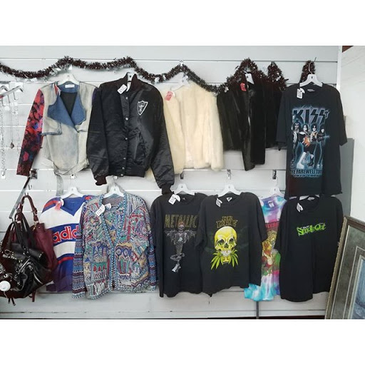 Thrift Store «Community Thrift Store», reviews and photos, 3440 Grand Ave, Gurnee, IL 60031, USA