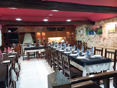 Hombreiro Grill - Lugar a Ponte, 3, 27299 Lugo, Spain