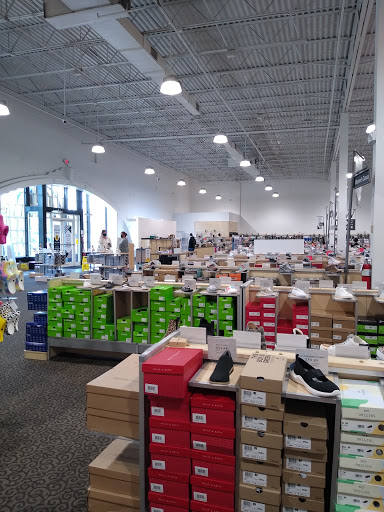 Shoe Store «DSW Designer Shoe Warehouse», reviews and photos, 375 E Altamonte Dr, Altamonte Springs, FL 32701, USA
