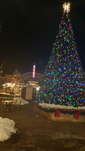 Movie Theater «AMC DINE-IN Southlands 16», reviews and photos, 23955 E Plaza Ave, Aurora, CO 80016, USA