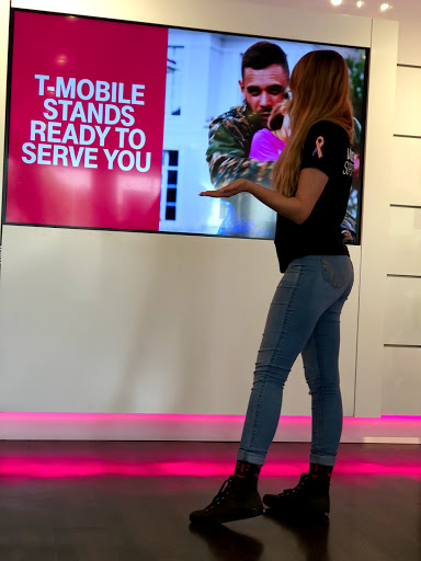 Cell Phone Store «T-Mobile», reviews and photos, 5691 Red Bug Lake Rd #11, Winter Springs, FL 32708, USA