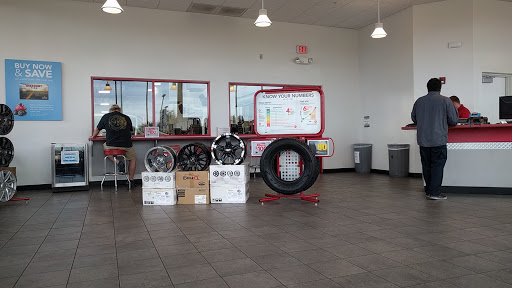 Tire Shop «Discount Tire Store - Mesa, AZ», reviews and photos, 2030 S Country Club Dr, Mesa, AZ 85210, USA
